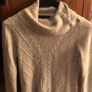 Cowel/snap-neck sweater